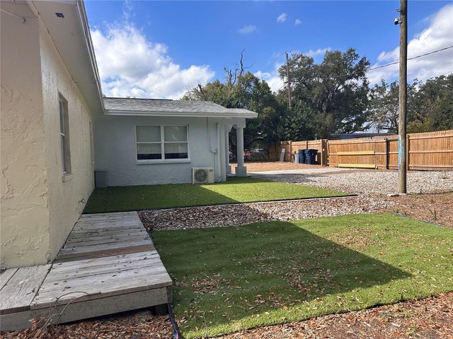 4105 E KNOLLWOOD STREET, Tampa, FL 33610