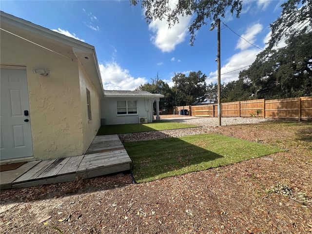 4105 E KNOLLWOOD STREET, Tampa, FL 33610