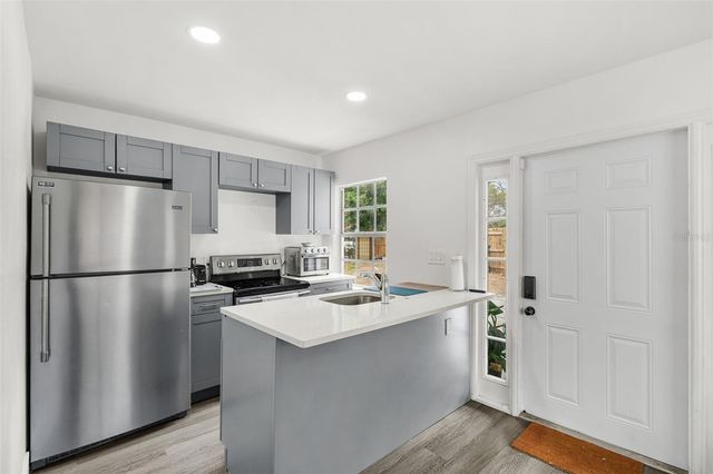 4105 E KNOLLWOOD STREET, Tampa, FL 33610