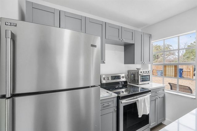 4105 E KNOLLWOOD STREET, Tampa, FL 33610