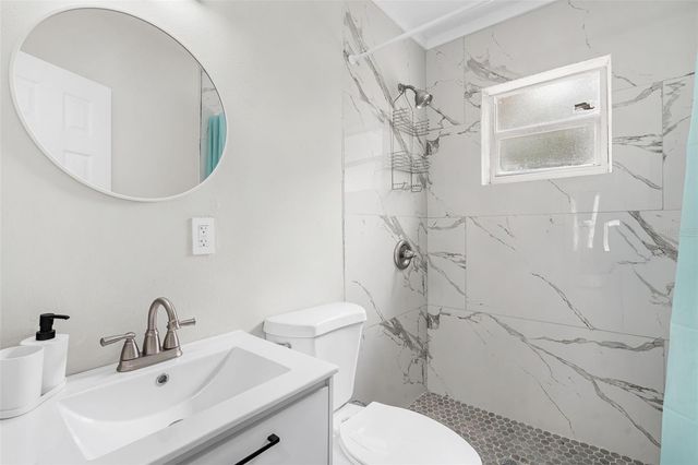 4105 E KNOLLWOOD STREET, Tampa, FL 33610