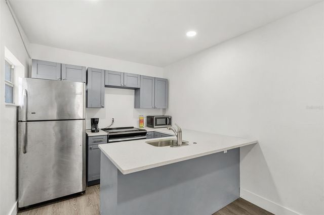 4105 E KNOLLWOOD STREET, Tampa, FL 33610