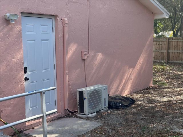 4105 E KNOLLWOOD STREET, Tampa, FL 33610