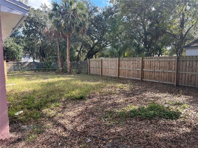 4105 E KNOLLWOOD STREET, Tampa, FL 33610