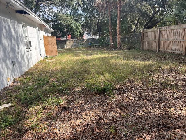 4105 E KNOLLWOOD STREET, Tampa, FL 33610