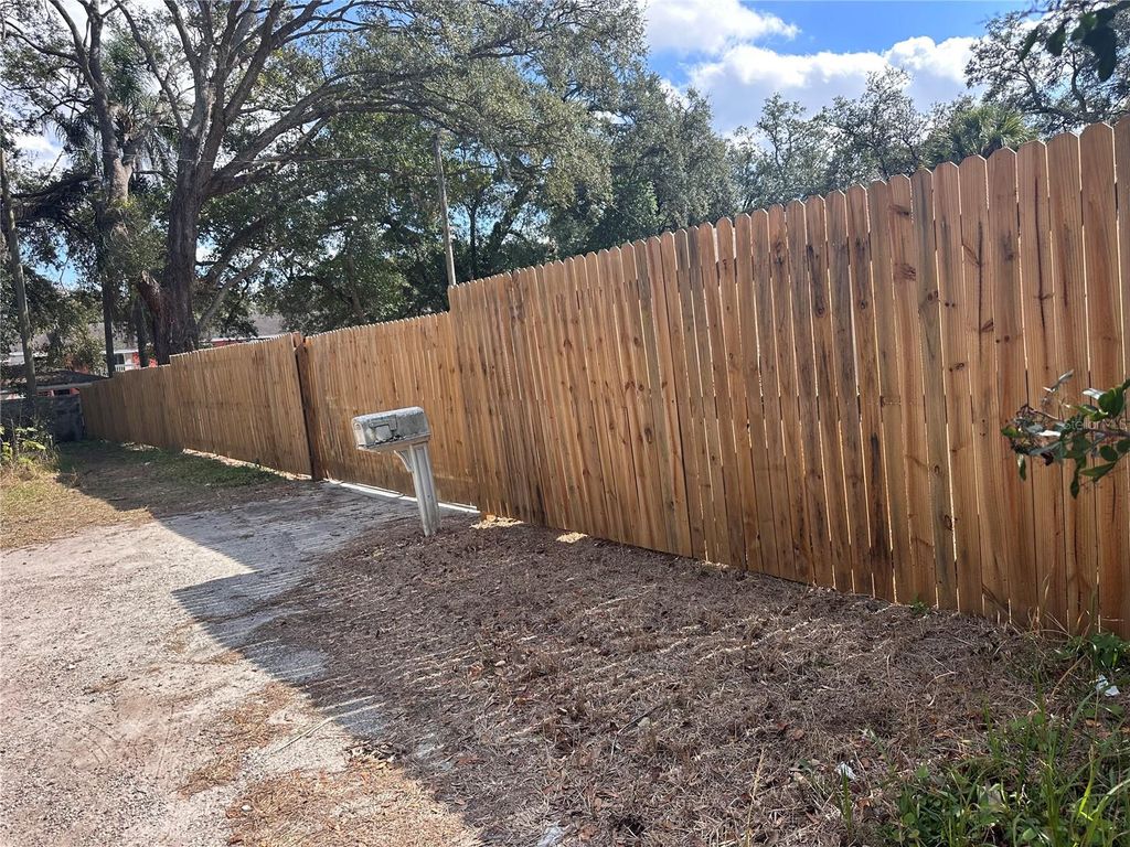 4105 E KNOLLWOOD STREET, Tampa, FL 33610