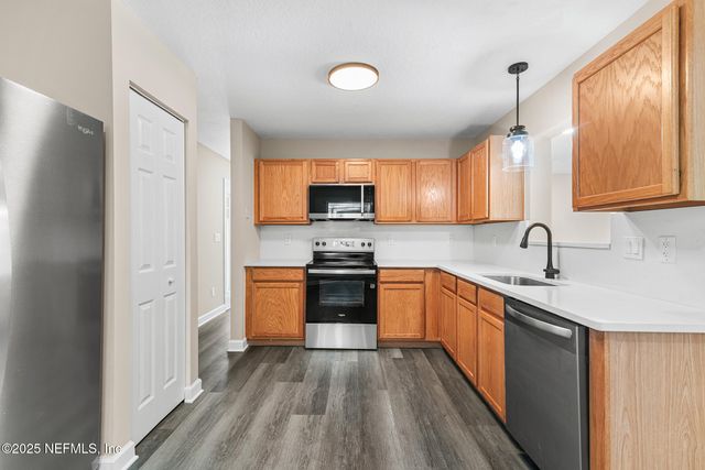 452 DUTTON ISLAND Road, Atlantic Beach, FL 32233