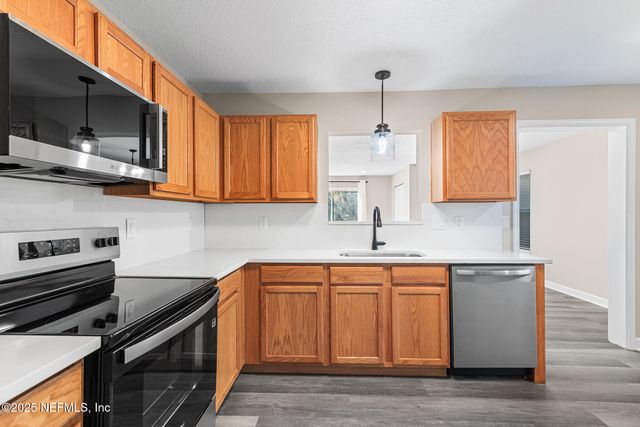 452 DUTTON ISLAND Road, Atlantic Beach, FL 32233