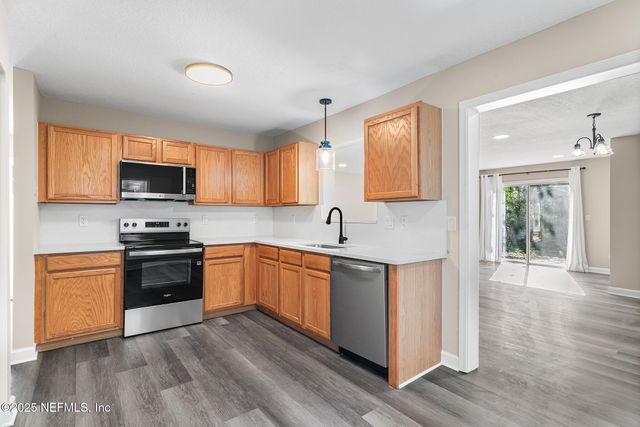 452 DUTTON ISLAND Road, Atlantic Beach, FL 32233