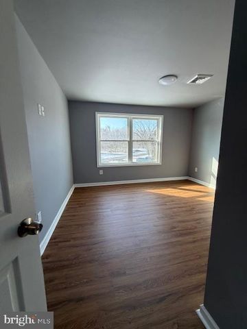 5517 SCHUMACHER DR, Bristol, PA 19007