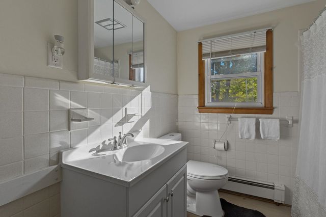 4 Vernon Avenue, Rochester, NH 03867