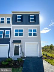 112 NORLAND KNOLL DR, Stephenson, VA 22656