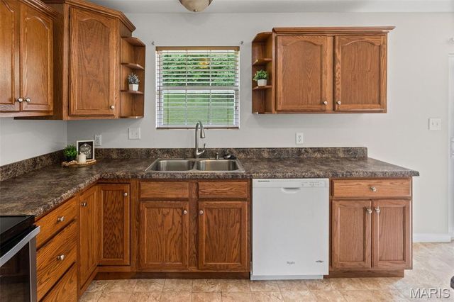 5 Summit Trails Court, Collinsville, IL 62234