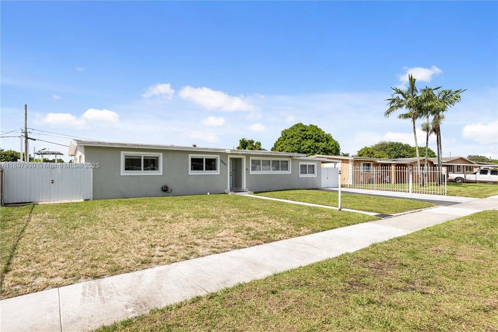 19602 NW 37th Ct, Miami Gardens, FL 33055