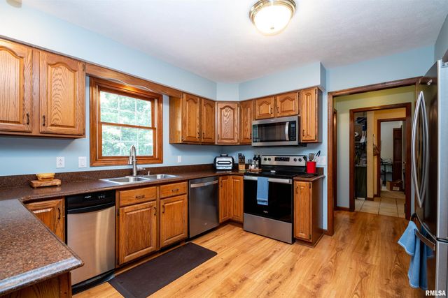 450 E TOWNHALL Road, Germantown Hills, IL 61548
