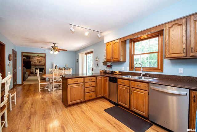 450 E TOWNHALL Road, Germantown Hills, IL 61548