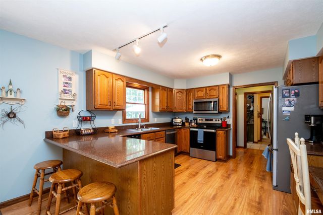 450 E TOWNHALL Road, Germantown Hills, IL 61548