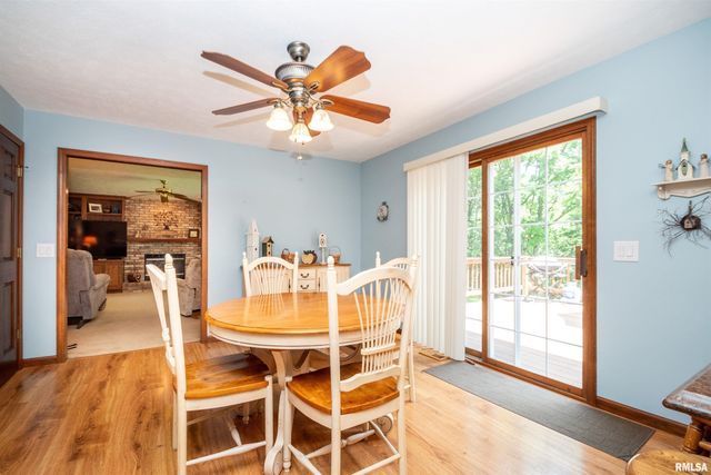 450 E TOWNHALL Road, Germantown Hills, IL 61548