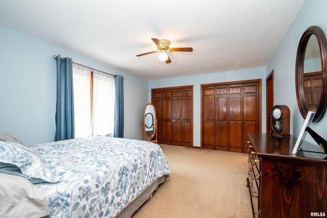 450 E TOWNHALL Road, Germantown Hills, IL 61548