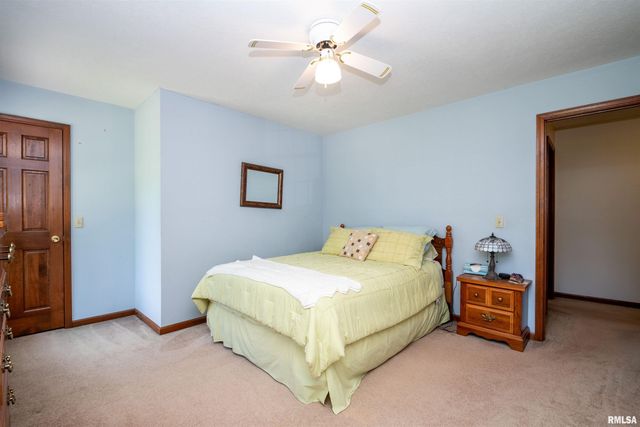 450 E TOWNHALL Road, Germantown Hills, IL 61548