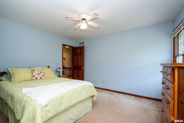 450 E TOWNHALL Road, Germantown Hills, IL 61548
