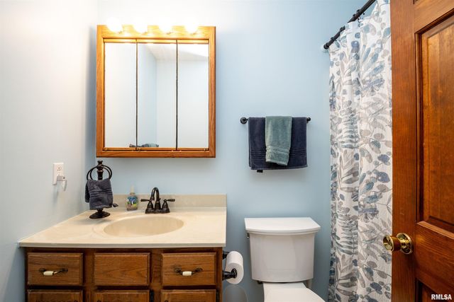 450 E TOWNHALL Road, Germantown Hills, IL 61548