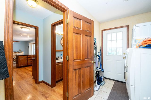 450 E TOWNHALL Road, Germantown Hills, IL 61548