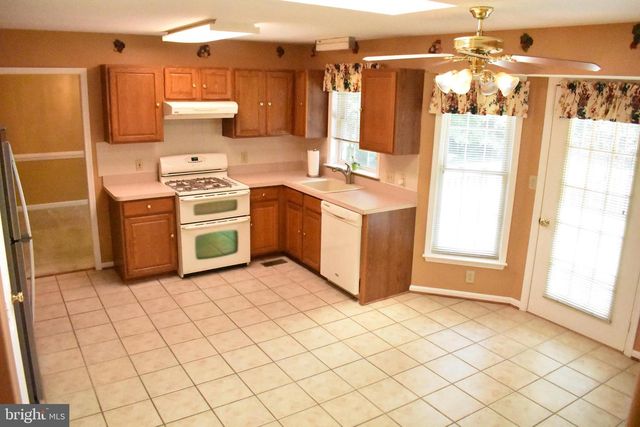 2011 SIERRA DR, Fredericksburg, VA 22405