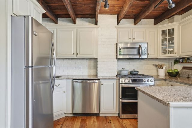 4 Short Street Pl 4, Boston, MA 02129