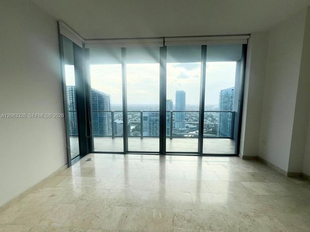 68 SE 6th St 3810, Miami, FL 33131