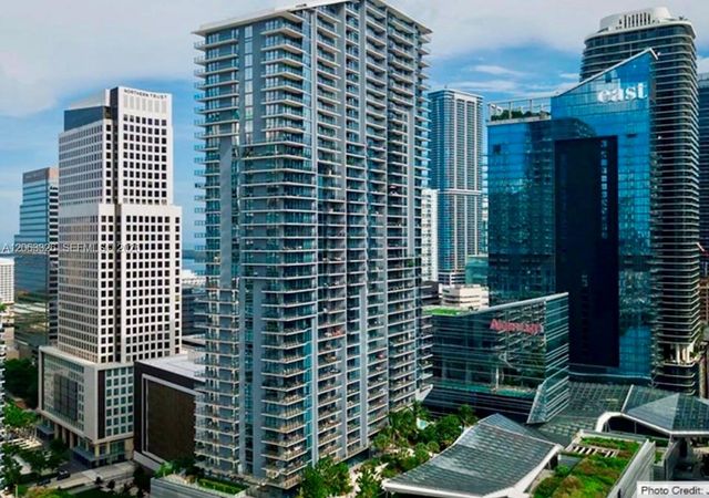 68 SE 6th St 3810, Miami, FL 33131