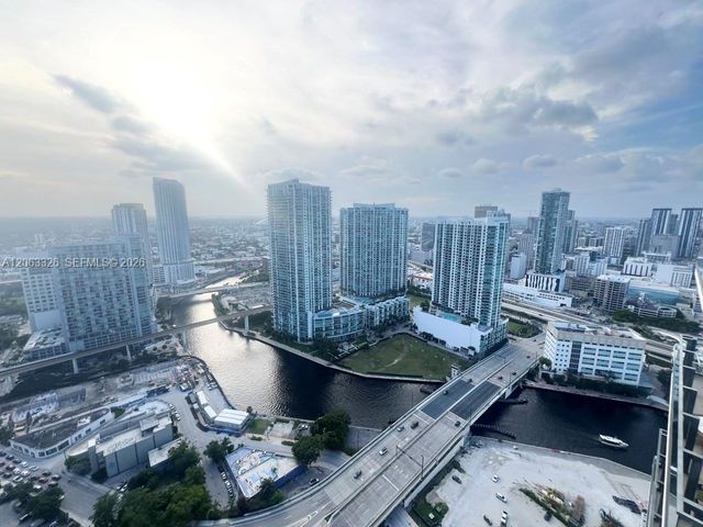68 SE 6th St 3810, Miami, FL 33131