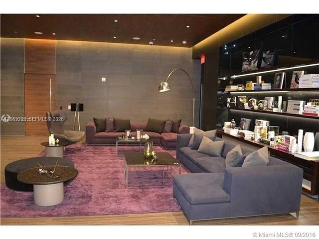 68 SE 6th St 3810, Miami, FL 33131