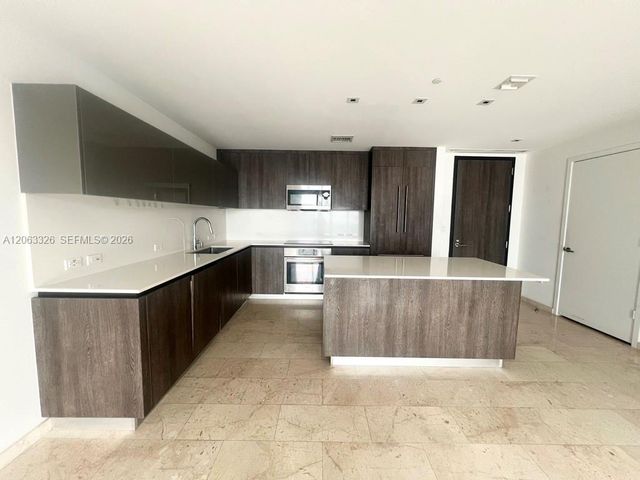 68 SE 6th St 3810, Miami, FL 33131