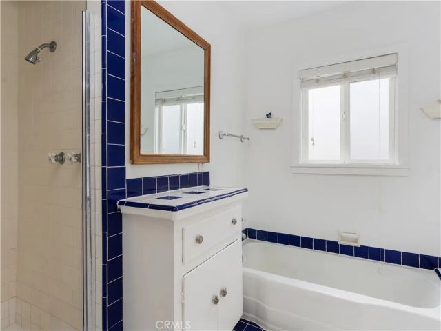 6039 W 76th Street, Los Angeles, CA 90045