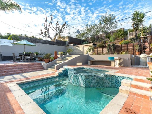 6039 W 76th Street, Los Angeles, CA 90045