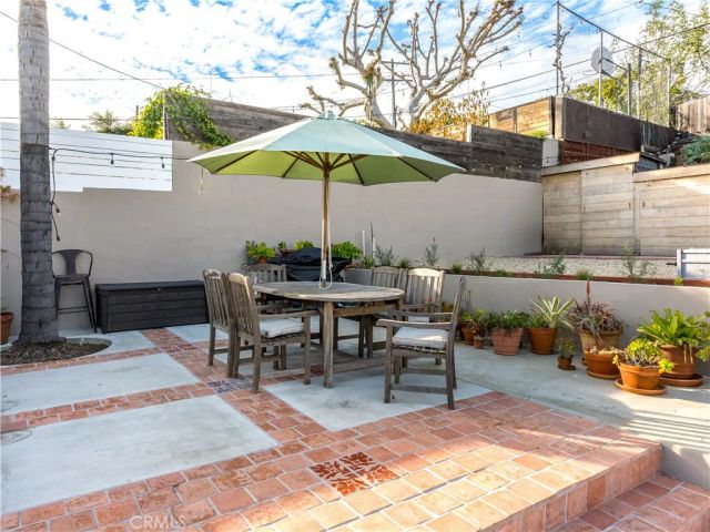 6039 W 76th Street, Los Angeles, CA 90045