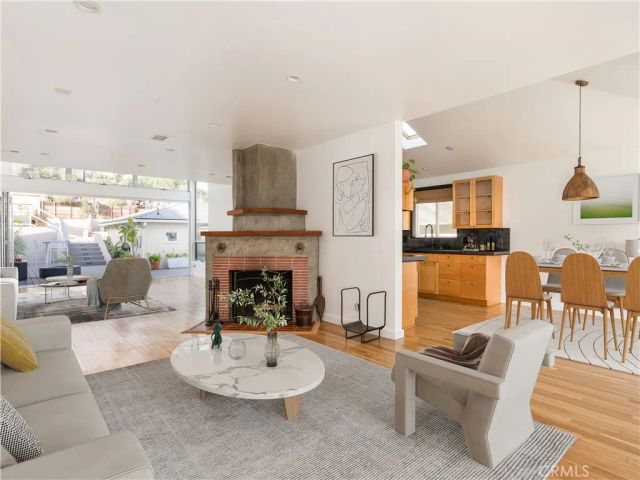 6039 W 76th Street, Los Angeles, CA 90045