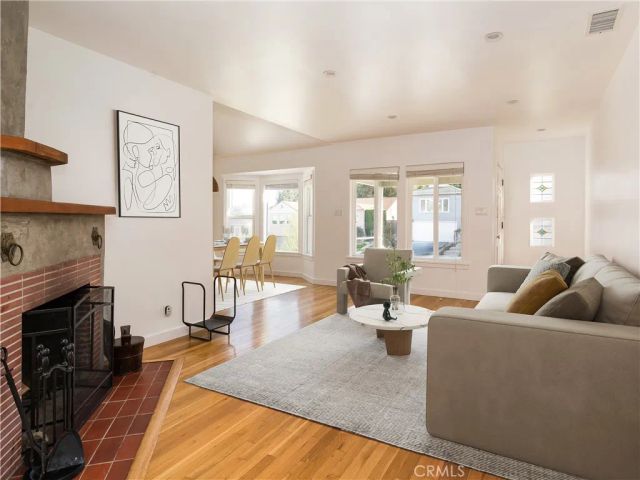 6039 W 76th Street, Los Angeles, CA 90045