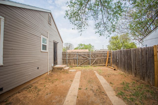 2409 39th Street, Lubbock, TX 79412
