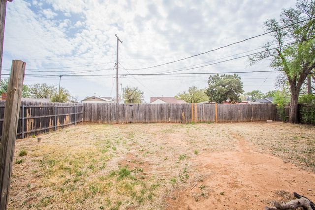2409 39th Street, Lubbock, TX 79412