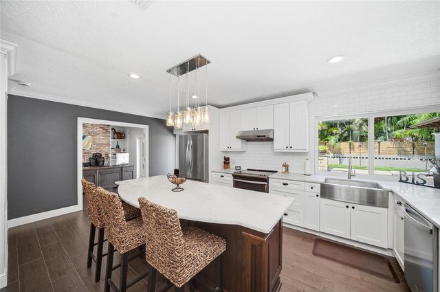 6129 LEELAND STREET S, St Petersburg, FL 33715