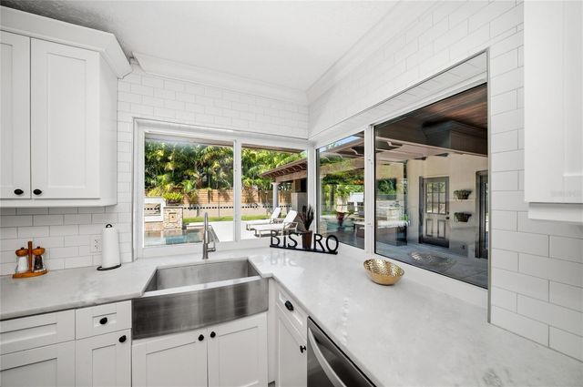 6129 LEELAND STREET S, St Petersburg, FL 33715