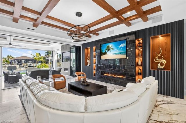 105 SW 51st TER, Cape Coral, FL 33914