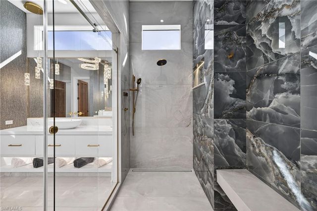 105 SW 51st TER, Cape Coral, FL 33914