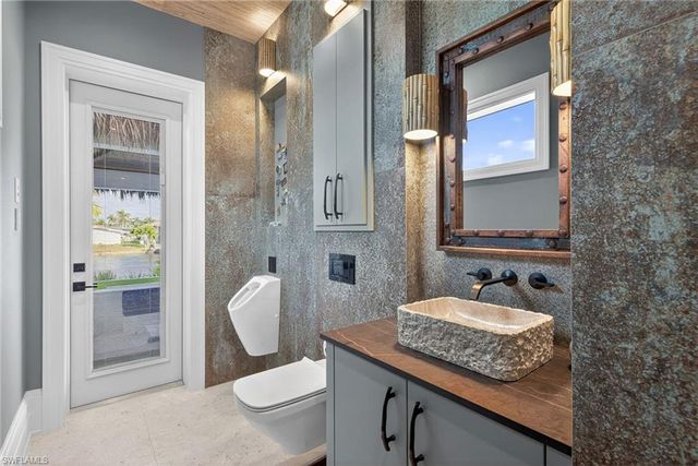 105 SW 51st TER, Cape Coral, FL 33914