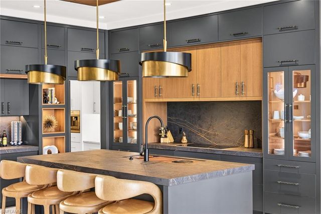 105 SW 51st TER, Cape Coral, FL 33914