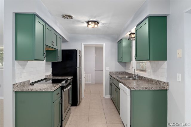 16 S Desoto Street, Beverly Hills, FL 34465
