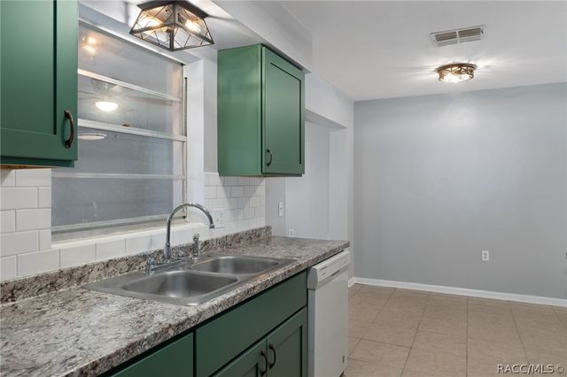 16 S Desoto Street, Beverly Hills, FL 34465