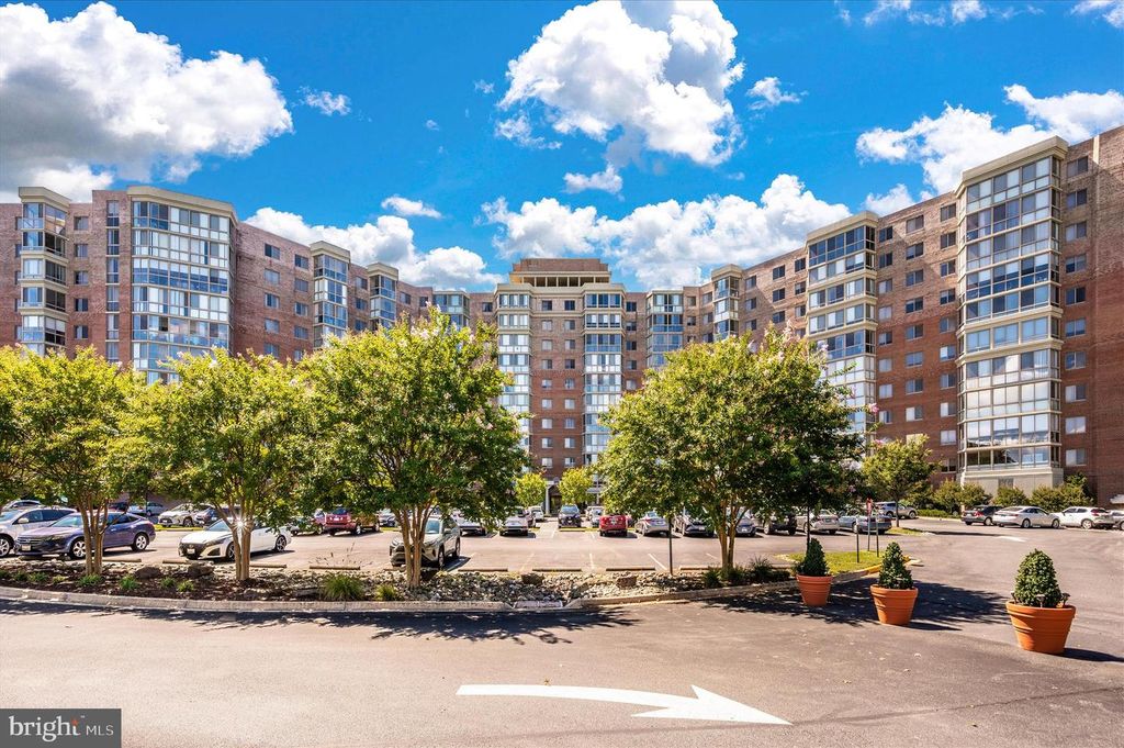 Image 1 of property listing at 3100 N LEISURE WORLD BLVD #523, Silver Spring, MD 20906